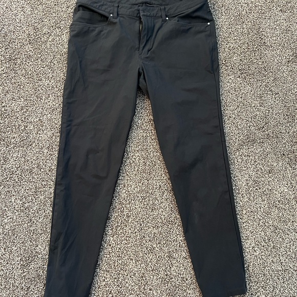 lululemon athletica Men’s ABC Pant - Picture 2 of 4